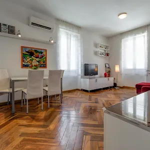 Lana Apartment